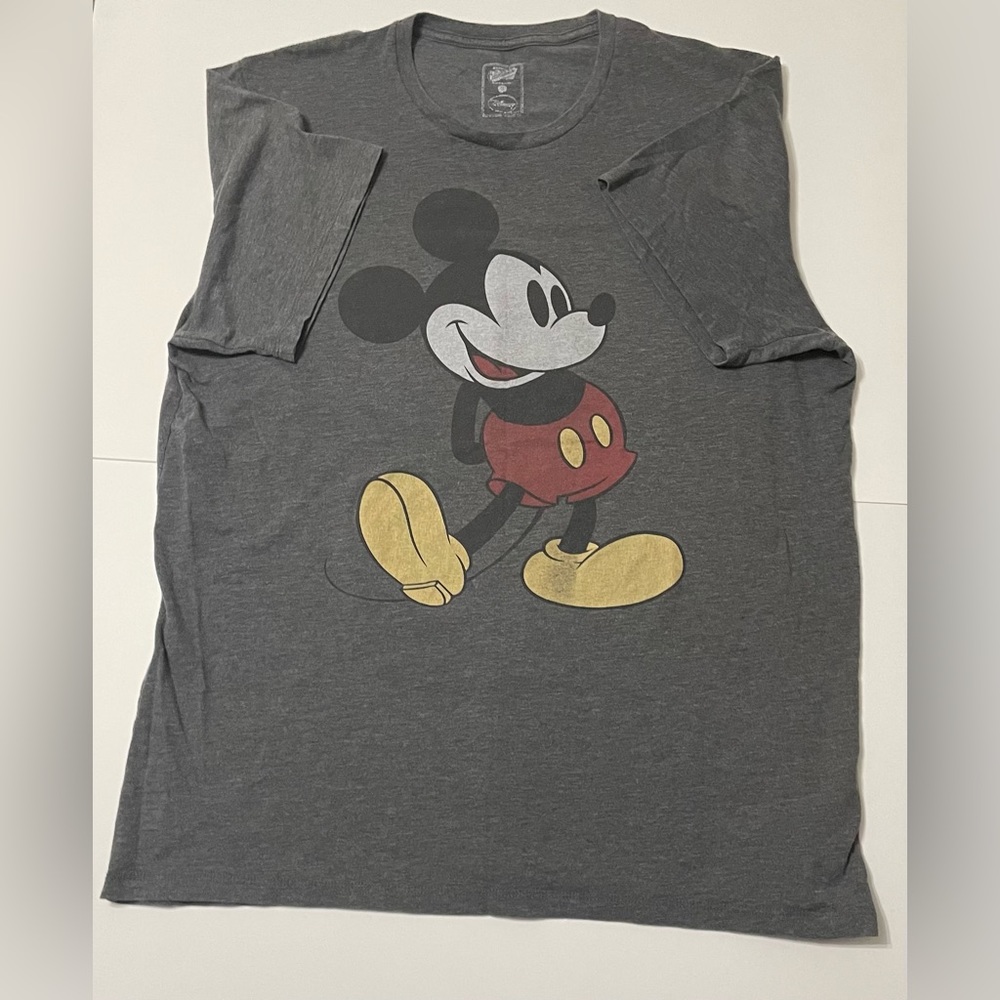 Old Navy Collectilabilitees Mickey Mouse Men’s XL Short Sleeve Tee